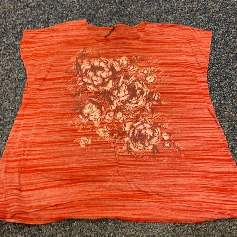 Blecker & McDougal red Floral Print tee sz. 2X